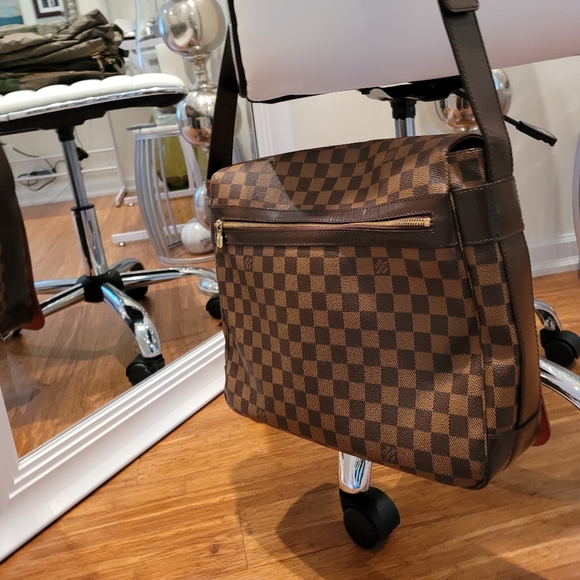 LOUIS VUITTON DAMIER EBENE BASTILLE MESSENGER BAG - Picture 11 of 11